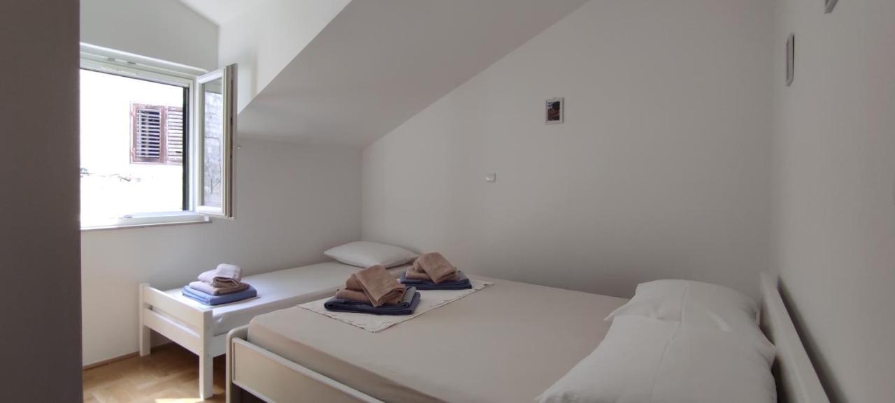 Luxury City Centre Apartment With Stunning View Omiš Eksteriør bilde