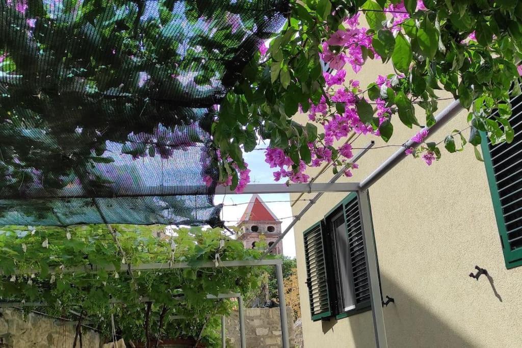Luxury City Centre Apartment With Stunning View Omiš Eksteriør bilde