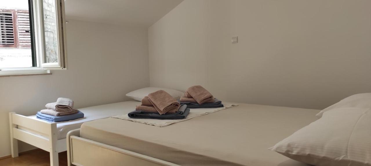 Luxury City Centre Apartment With Stunning View Omiš Eksteriør bilde