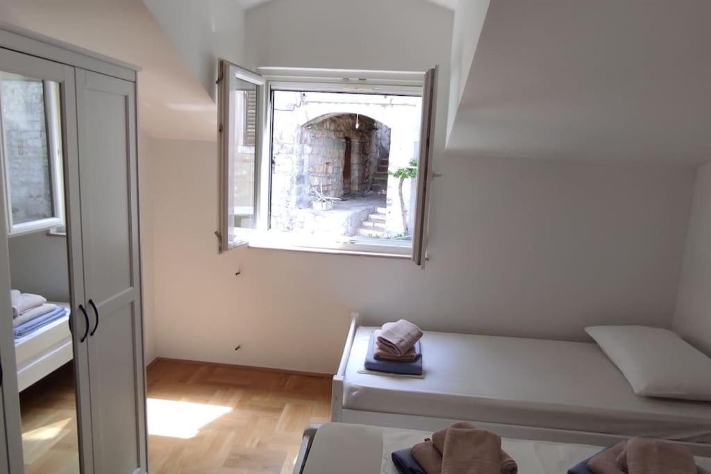 Luxury City Centre Apartment With Stunning View Omiš Eksteriør bilde