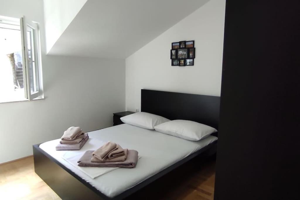Luxury City Centre Apartment With Stunning View Omiš Eksteriør bilde