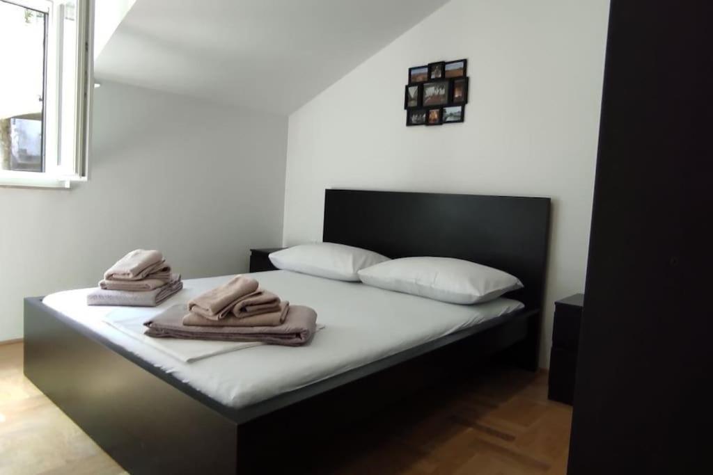 Luxury City Centre Apartment With Stunning View Omiš Eksteriør bilde