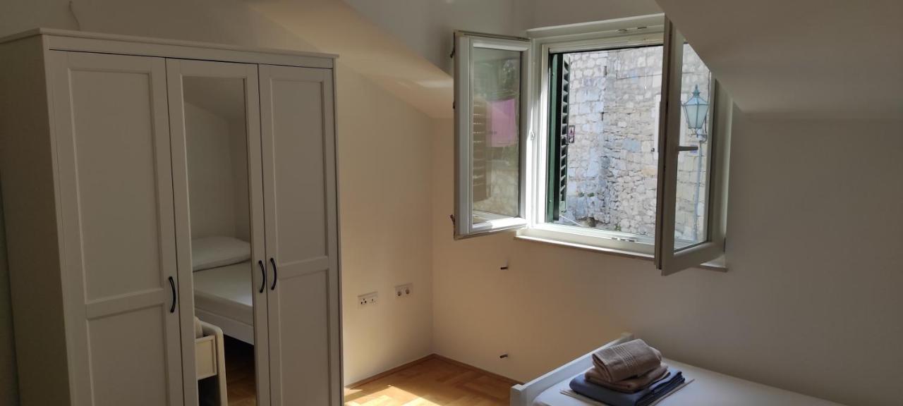 Luxury City Centre Apartment With Stunning View Omiš Eksteriør bilde