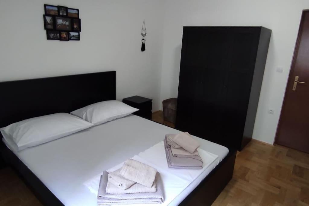 Luxury City Centre Apartment With Stunning View Omiš Eksteriør bilde