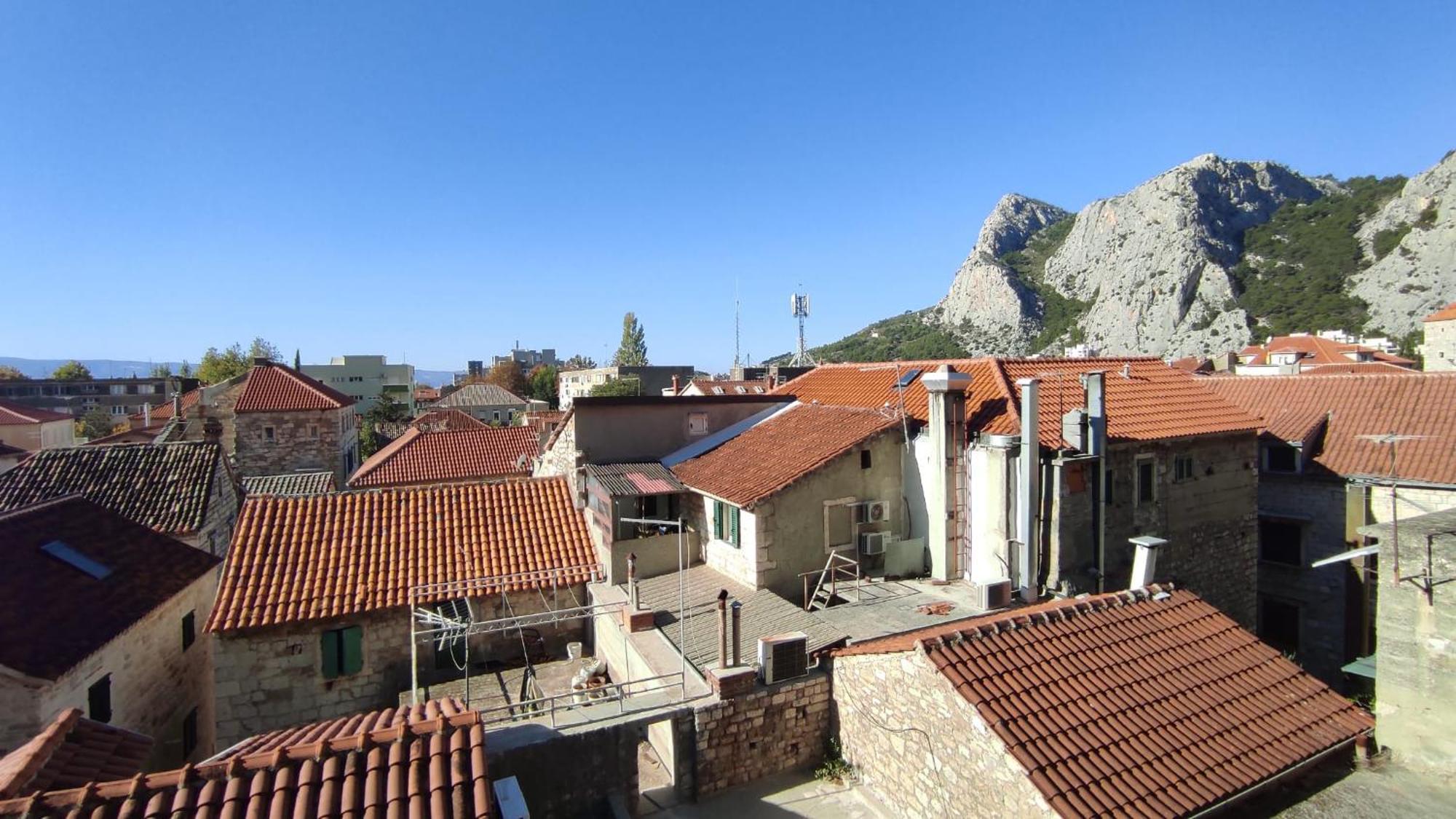 Luxury City Centre Apartment With Stunning View Omiš Eksteriør bilde