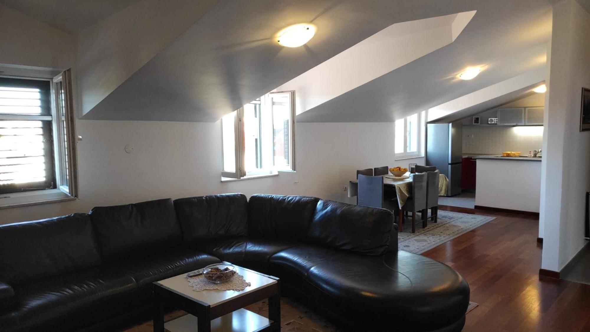 Luxury City Centre Apartment With Stunning View Omiš Eksteriør bilde