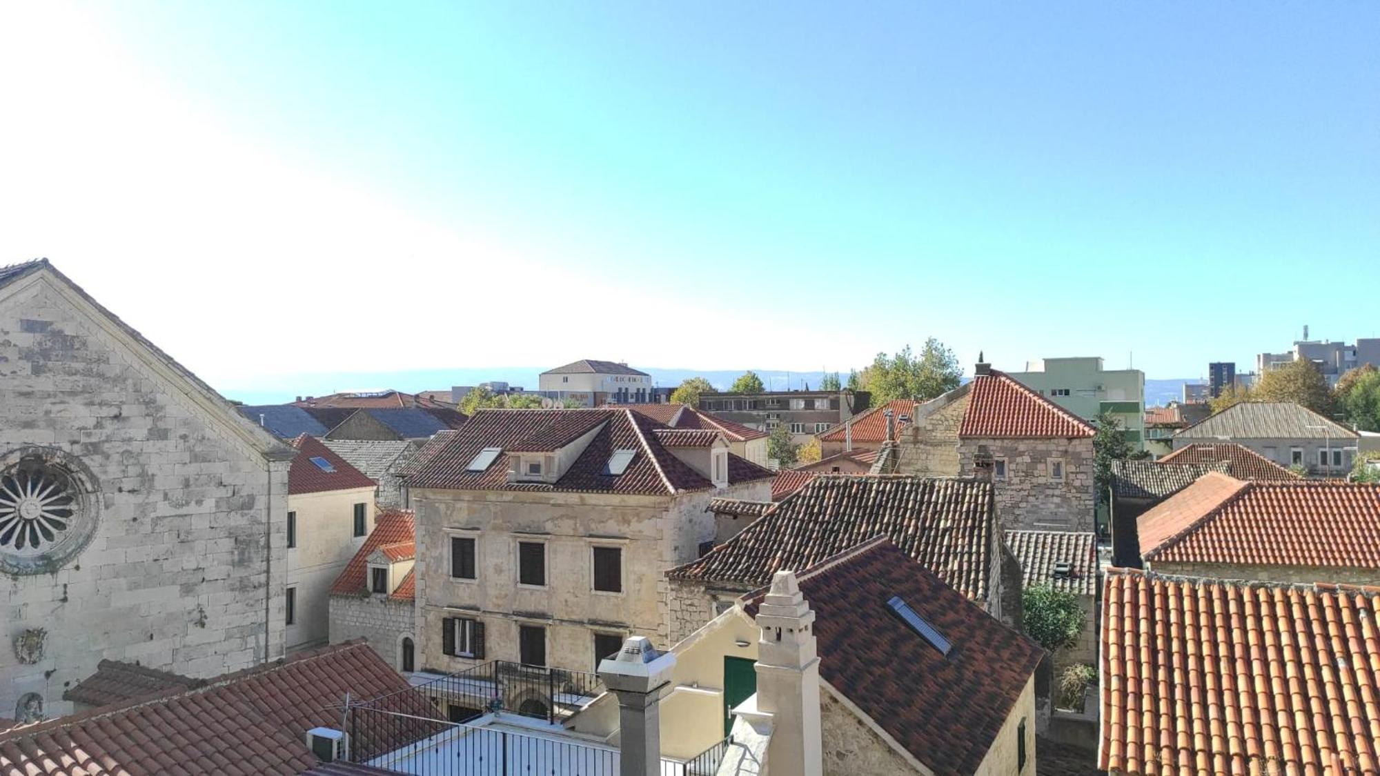 Luxury City Centre Apartment With Stunning View Omiš Eksteriør bilde