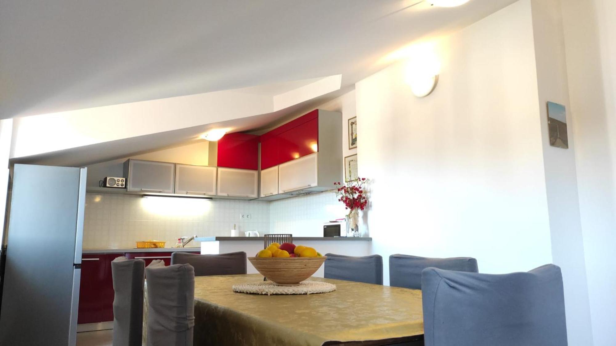 Luxury City Centre Apartment With Stunning View Omiš Eksteriør bilde