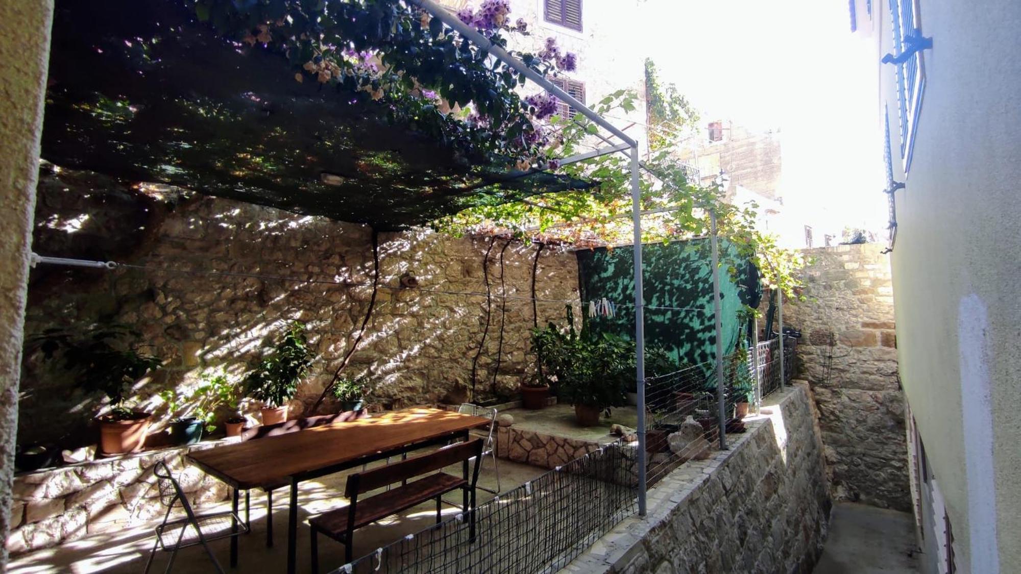 Luxury City Centre Apartment With Stunning View Omiš Eksteriør bilde